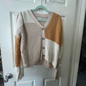 Lightweight, Great Quality Orange and Cream Large Sweater!